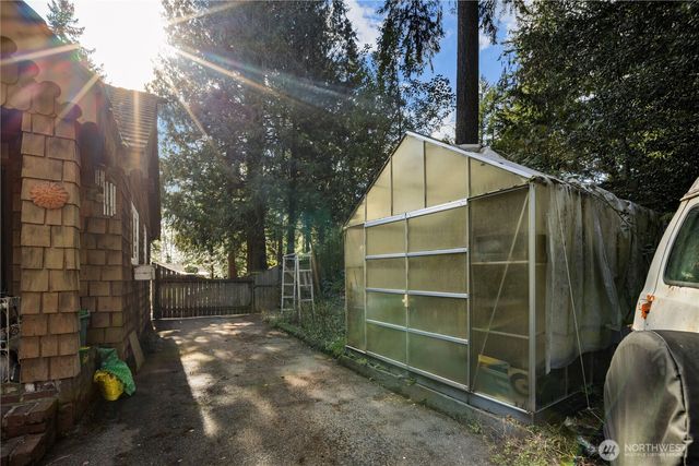 2552 NE 168th Street, Lake Forest Park, WA 98155