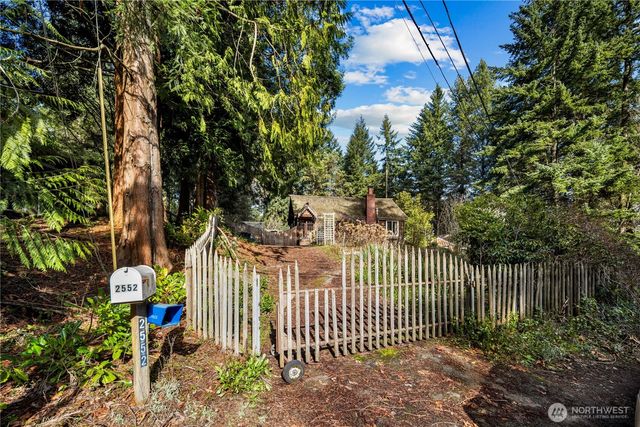 2552 NE 168th Street, Lake Forest Park, WA 98155