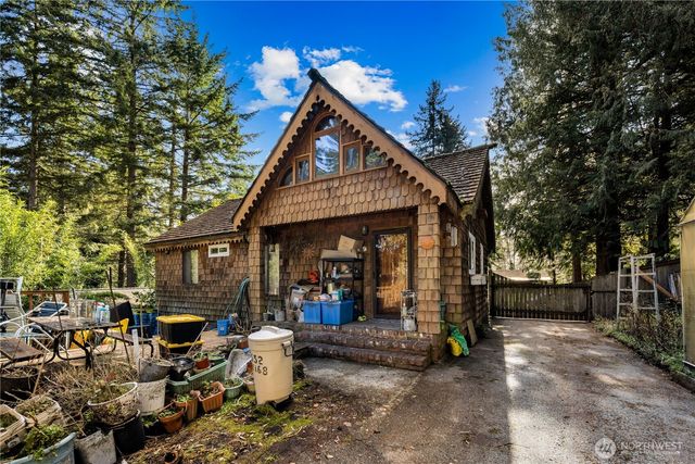 2552 NE 168th Street, Lake Forest Park, WA 98155