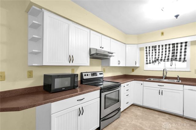 610 Saxony Drive, Xenia, OH 45385