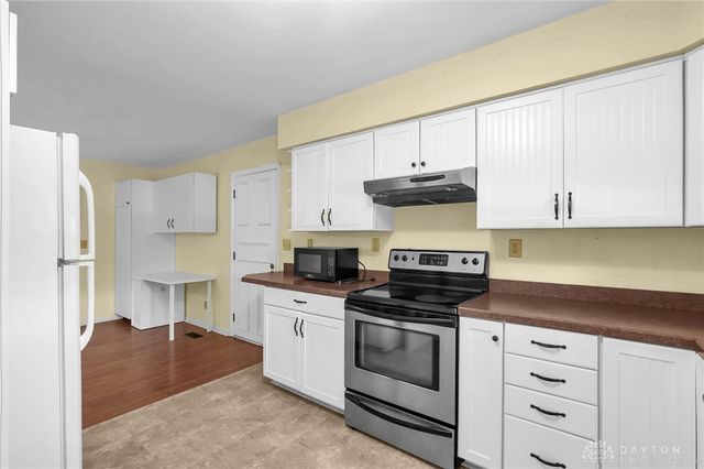 610 Saxony Drive, Xenia, OH 45385