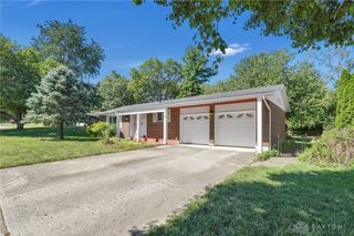 610 Saxony Drive, Xenia, OH 45385