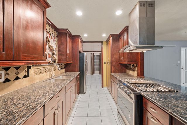 11226 Langdon Lane, Houston, TX 77072