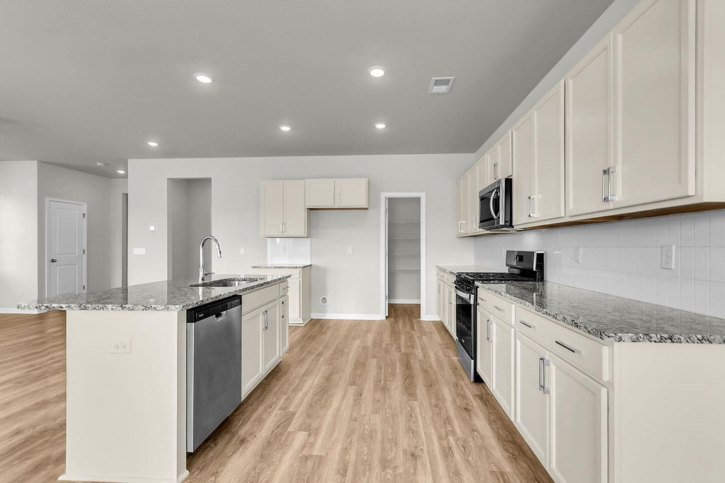 Image 17 of property listing at 322 Clipper Court, Summerville, SC 29486