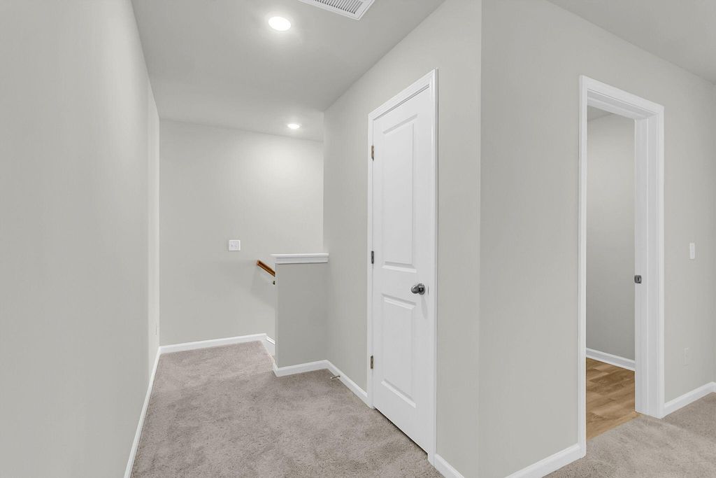 Image 23 of property listing at 322 Clipper Court, Summerville, SC 29486