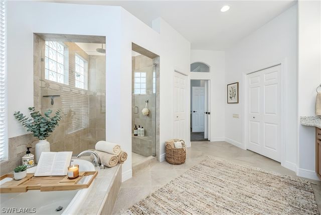 9266 Troon Lakes DR, Naples, FL 34109