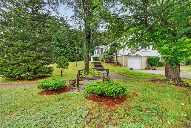 25 Gray Ter, Bedford, MA 01730