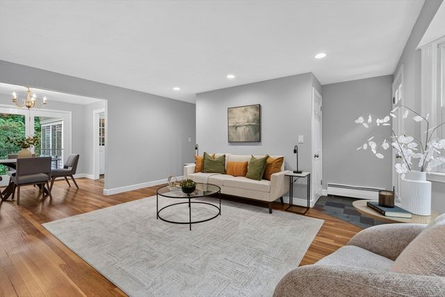 25 Gray Ter, Bedford, MA 01730