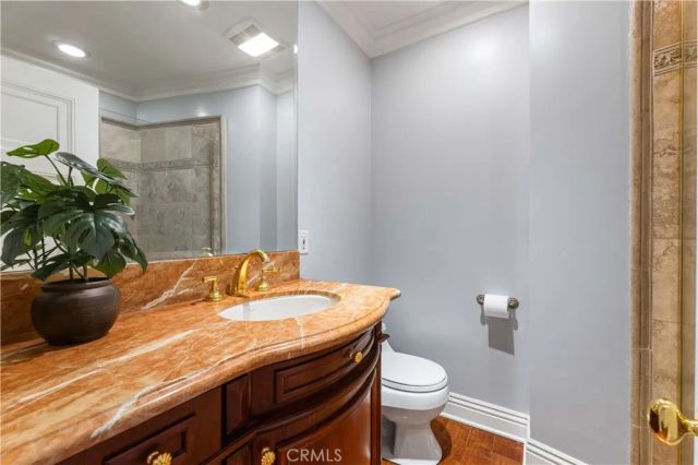 10518 Wellworth, Los Angeles, CA 90024