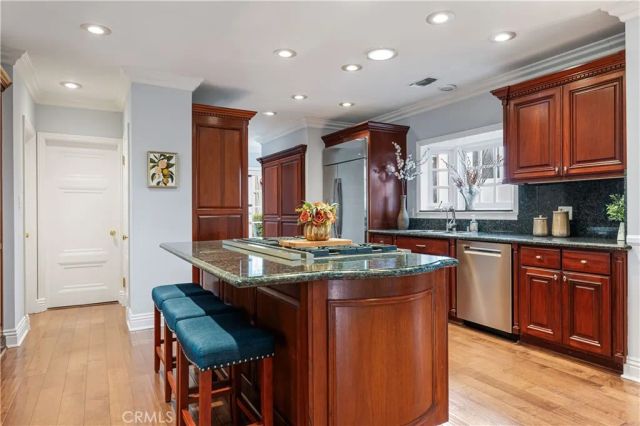 10518 Wellworth, Los Angeles, CA 90024