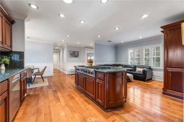 10518 Wellworth, Los Angeles, CA 90024