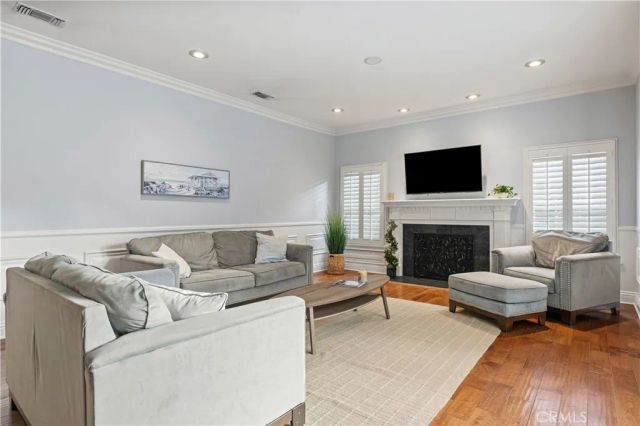 10518 Wellworth, Los Angeles, CA 90024