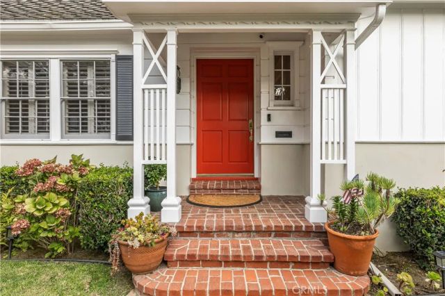 10518 Wellworth, Los Angeles, CA 90024