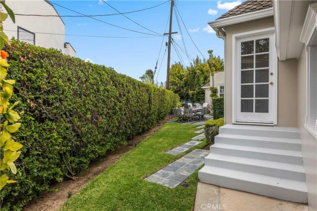 10518 Wellworth, Los Angeles, CA 90024