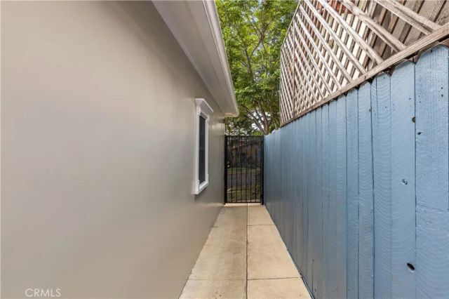 10518 Wellworth, Los Angeles, CA 90024