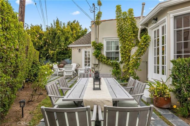 10518 Wellworth, Los Angeles, CA 90024