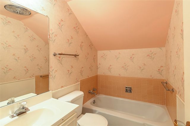 1220 Farnham Court E, Irving, TX 75062