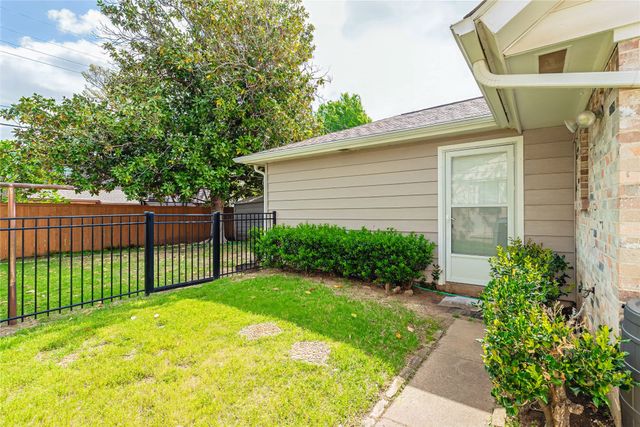 1220 Farnham Court E, Irving, TX 75062