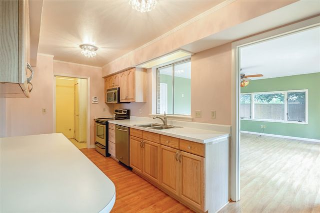 1220 Farnham Court E, Irving, TX 75062