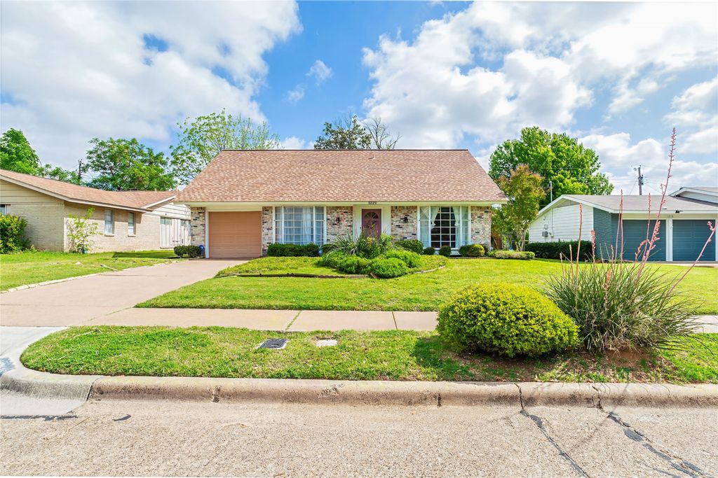 1220 Farnham Court E, Irving, TX 75062