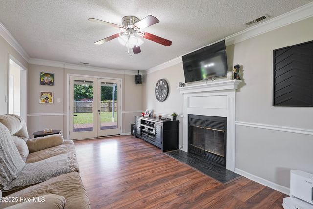 405 Wolf Run Drive, Jacksonville, NC 28546