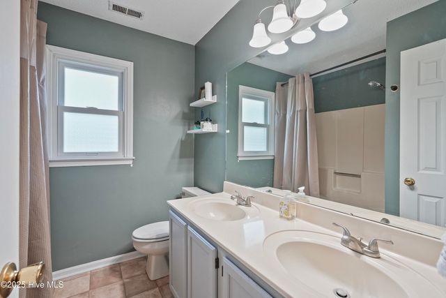 405 Wolf Run Drive, Jacksonville, NC 28546