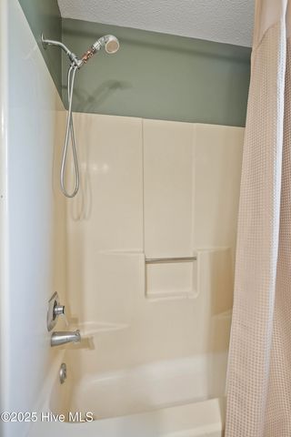 405 Wolf Run Drive, Jacksonville, NC 28546