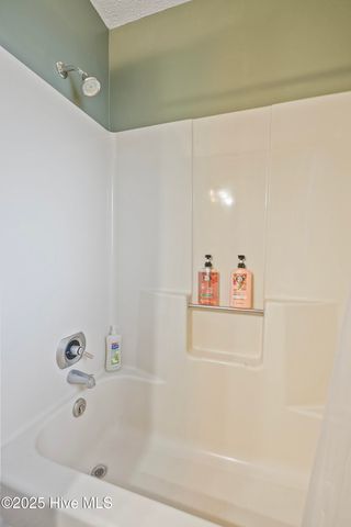 405 Wolf Run Drive, Jacksonville, NC 28546