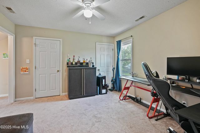 405 Wolf Run Drive, Jacksonville, NC 28546