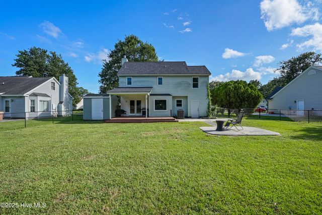 405 Wolf Run Drive, Jacksonville, NC 28546