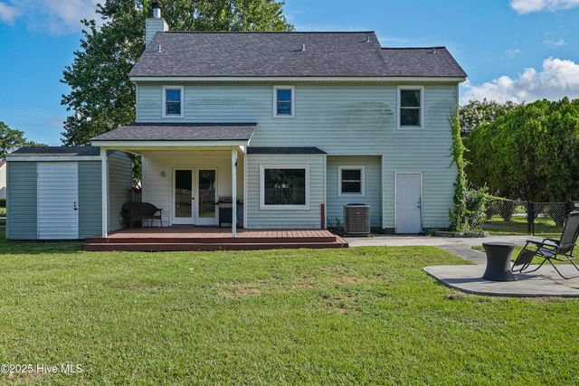 405 Wolf Run Drive, Jacksonville, NC 28546