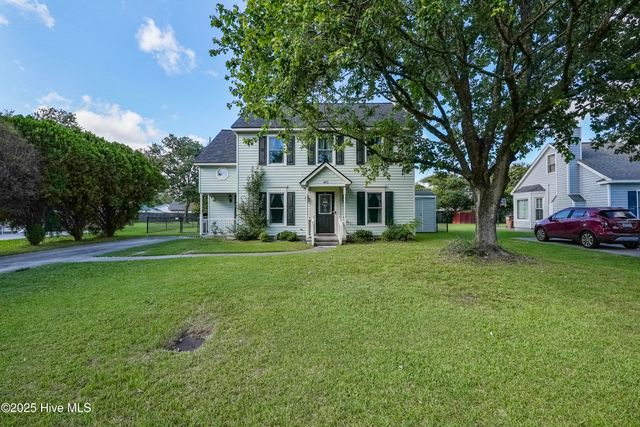 405 Wolf Run Drive, Jacksonville, NC 28546