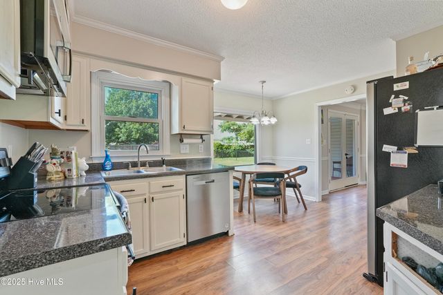 405 Wolf Run Drive, Jacksonville, NC 28546