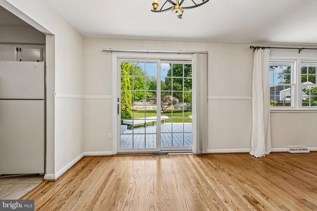 8808 MCNAIR DR, Alexandria, VA 22309