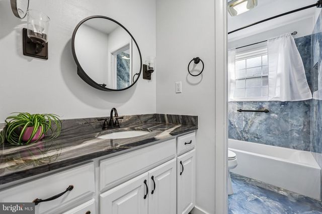 8808 MCNAIR DR, Alexandria, VA 22309