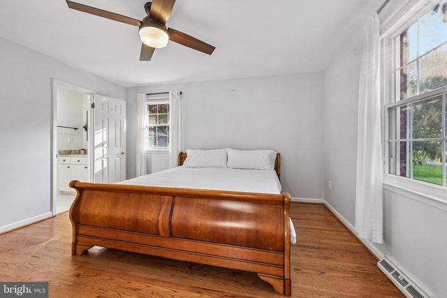 8808 MCNAIR DR, Alexandria, VA 22309