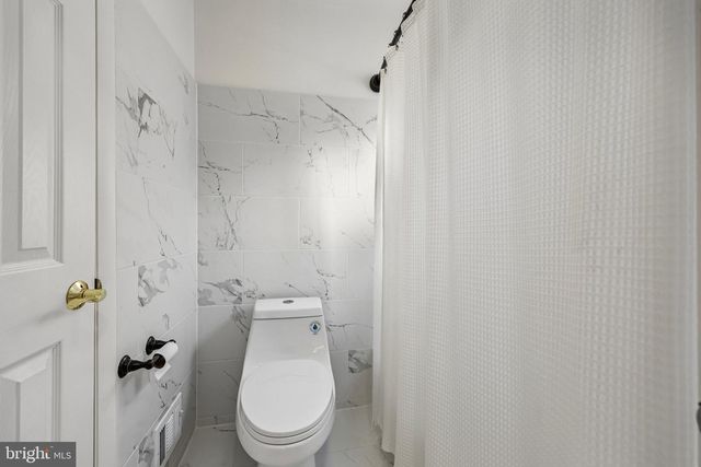 8808 MCNAIR DR, Alexandria, VA 22309