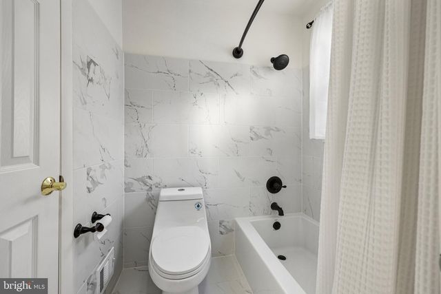 8808 MCNAIR DR, Alexandria, VA 22309