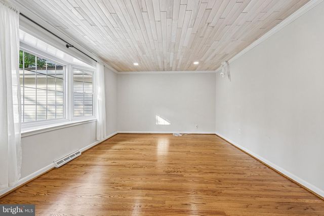 8808 MCNAIR DR, Alexandria, VA 22309