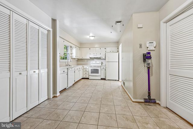 8808 MCNAIR DR, Alexandria, VA 22309