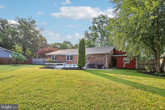8808 MCNAIR DR, Alexandria, VA 22309