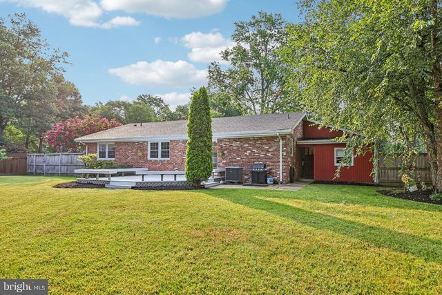 8808 MCNAIR DR, Alexandria, VA 22309