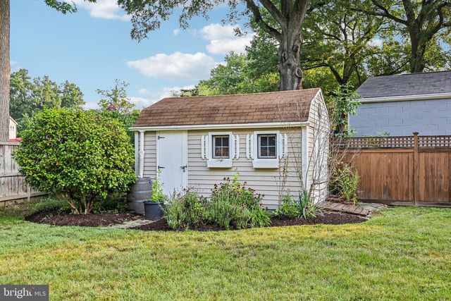 8808 MCNAIR DR, Alexandria, VA 22309