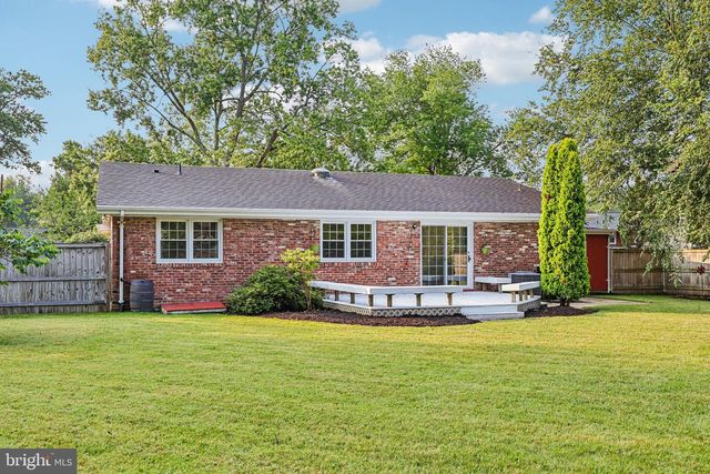 8808 MCNAIR DR, Alexandria, VA 22309