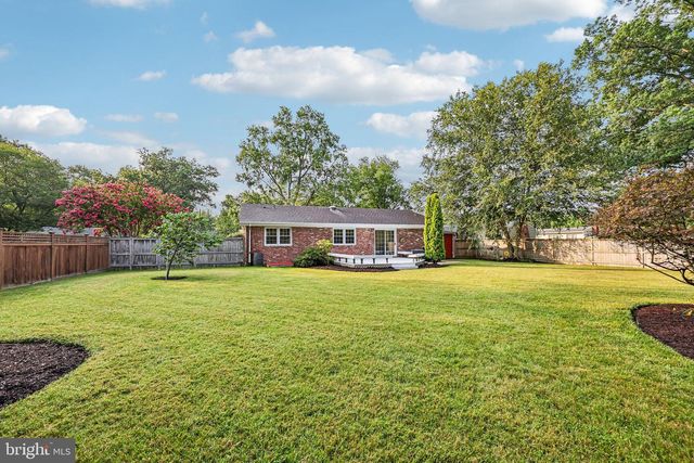8808 MCNAIR DR, Alexandria, VA 22309