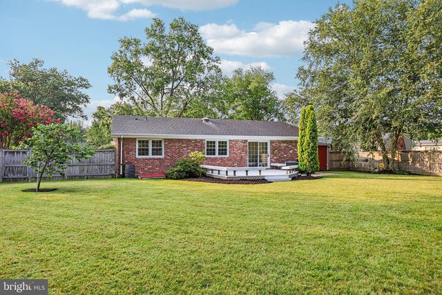 8808 MCNAIR DR, Alexandria, VA 22309
