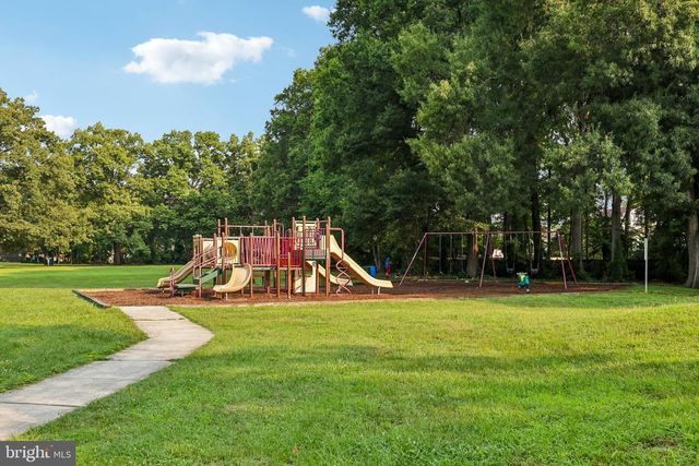 8808 MCNAIR DR, Alexandria, VA 22309
