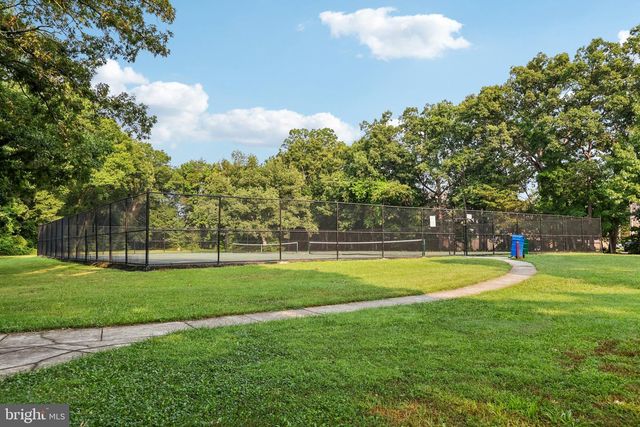 8808 MCNAIR DR, Alexandria, VA 22309