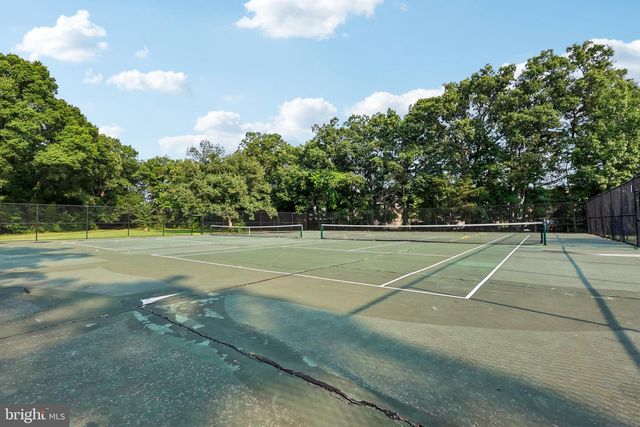 8808 MCNAIR DR, Alexandria, VA 22309