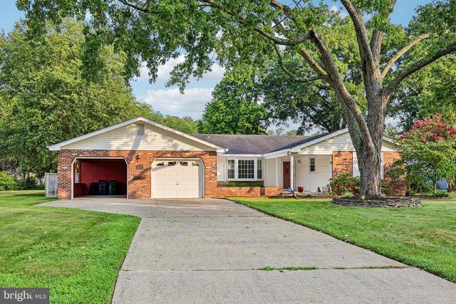 8808 MCNAIR DR, Alexandria, VA 22309